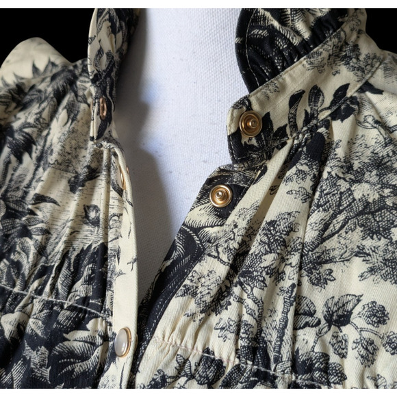 Tuckernuck Noir Cypress Toile Ruffle Winnie Blouse Top Size Small Black Cream - Picture 6 of 7